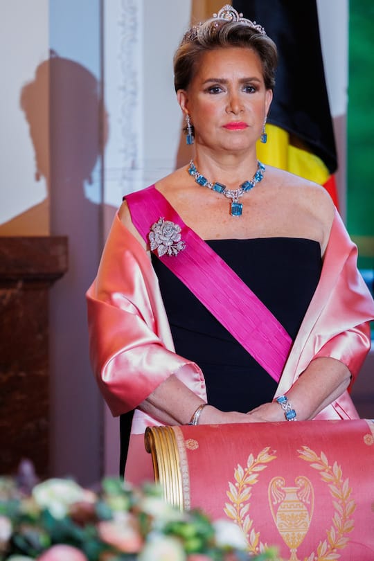 epa11283358 Maria Teresa, Grand Duchess of Luxembourg listens to the official speech of Belgium's King in the Great Gallery during a state banquet at the Royal Castle in Brussels, Belgium, 16 April 2024. The Grand Duke and Duchesse of Luxembourg are in Belgium for a two-day state visit. EPA/OLIVIER MATTHYS
