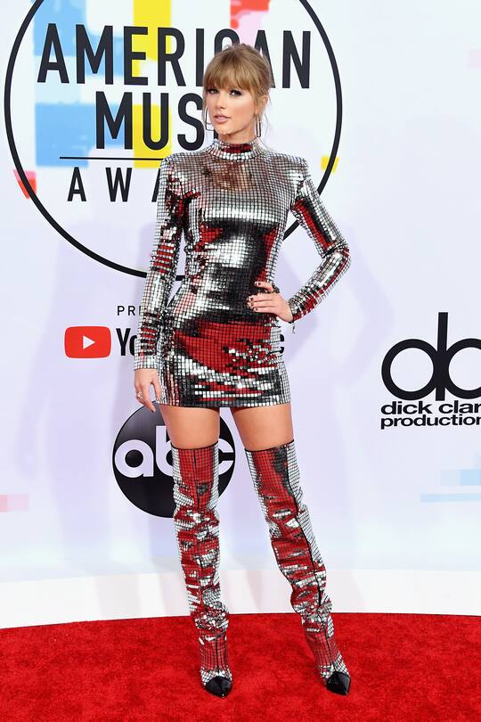LOS ANGELES, CA - OCTOBER 09: Taylor Swift attends the 2018 American Music Awards at Microsoft Theater on October 9, 2018 in Los Angeles, California. (Photo by Steve Granitz/WireImage)