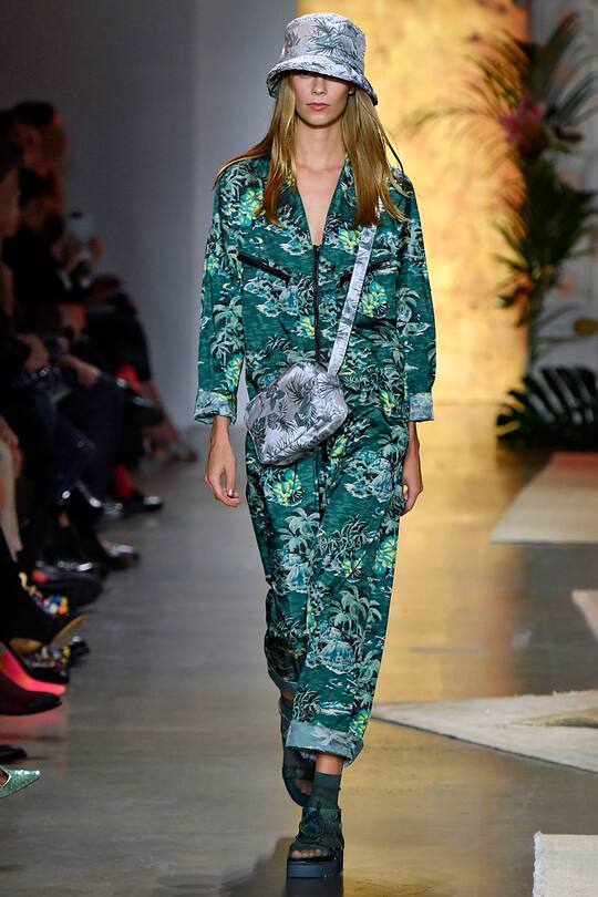 NEW YORK, NY - SEPTEMBER 10: A model walks the runway at the Anna Sui Spring/Summer 2019 fashion show during New York Fashion Week on September 10, 2018 in New York City. (Photo by Victor VIRGILE/Gamma-Rapho via Getty Images)