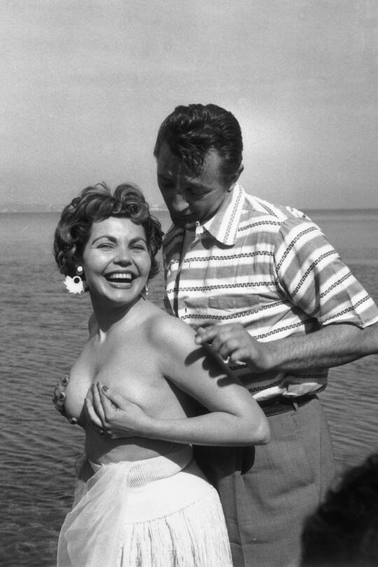 Cannes 1954 Simone Sylva Robert Mitchum