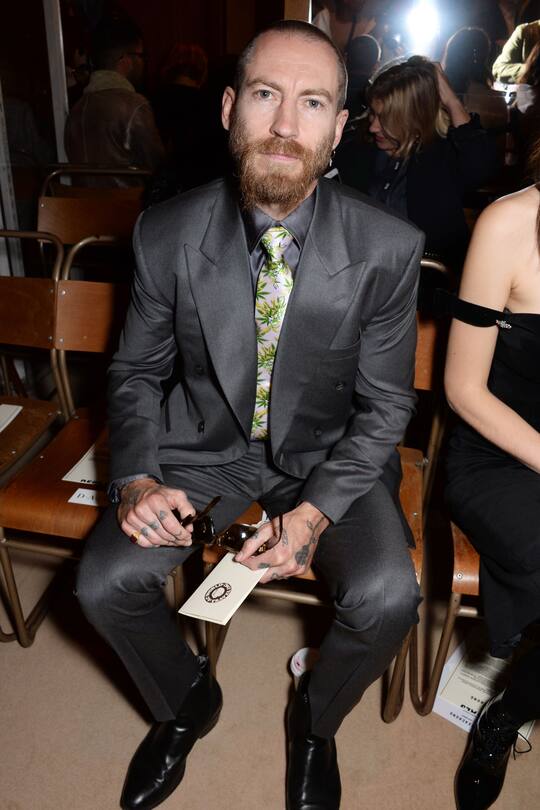 Justin O’Shea mit Krawatte