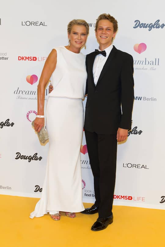 Stephanie Graefin von Pfuel und Sohn Charly