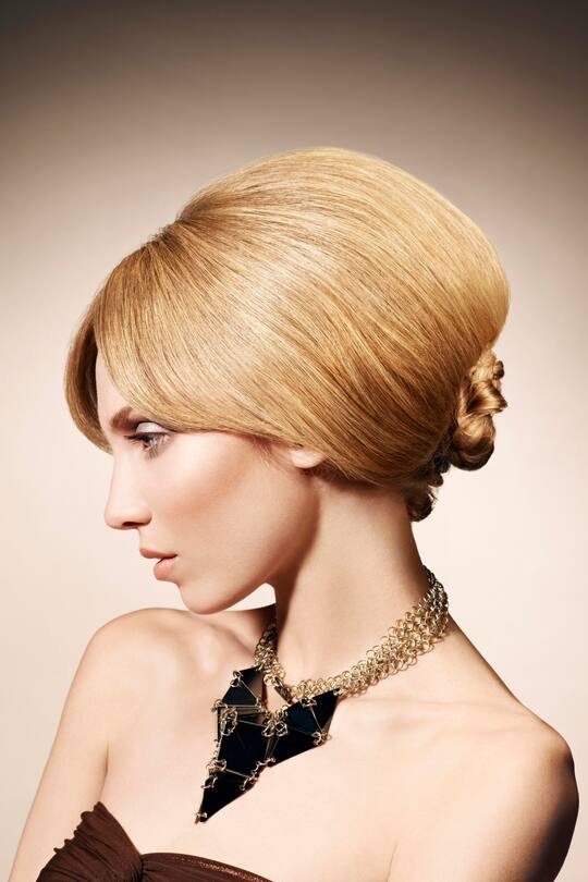 Beuiersdorf Eleganter chignon