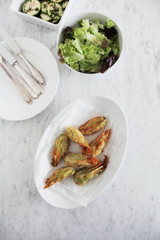 fork and flower X SI Style Rezept: Zucchiniblüten mit Ricotta