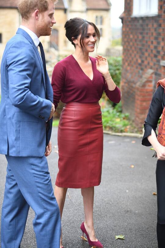 WINDSOR, UNITED KINGDOM - OCTOBER 25: Meghan, Duchess of Sussex and Prince Harry, Duke of Sussex attend a roundtable discussion on gender equality with The Queens Commonwealth Trust (QCT) and One Young World at Windsor Castle on October 25, 2019 in Windsor, England. (Photo by Jeremy Selwyn - WPA Pool/Getty Images)