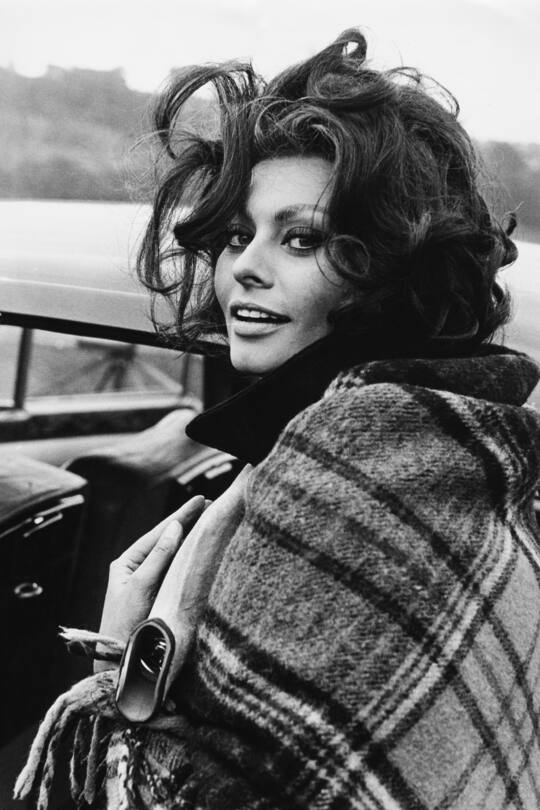 UNITED KINGDOM - AUGUST 01: Sophia Loren In South Wales On August 1965 (Photo by Keystone-France/Gamma-Keystone via Getty Images)