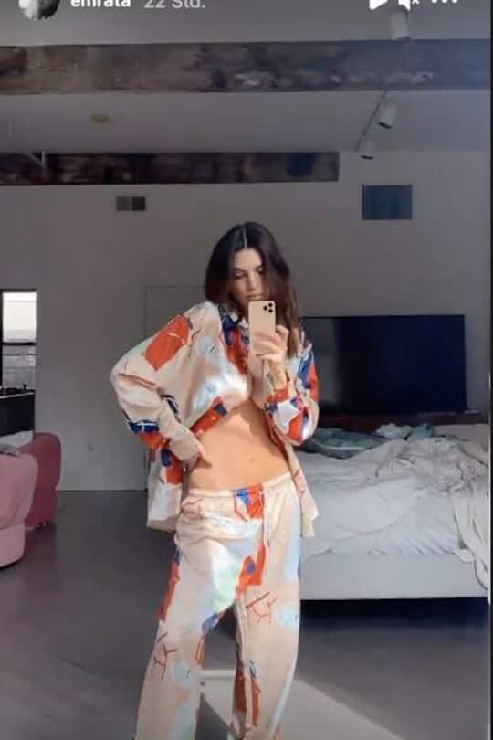 Emily Ratajkowski After Baby Body