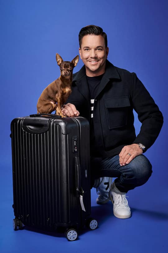 SRF-Moderator Sven Epiney mit seinem 12-jährigen Hund Neo, ein Prager Rattler.