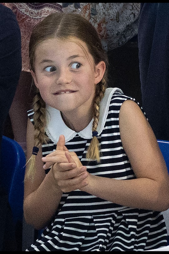 . 02/08/2022. Birmingham , United Kingdom. Princess Charlotte watching the swimming competition at the Commonwealth Games in Birmingham, United Kingdom. PUBLICATIONxINxGERxSUIxAUTxHUNxONLY xStephenxLockx/xi-Imagesx IIM-23660-0103