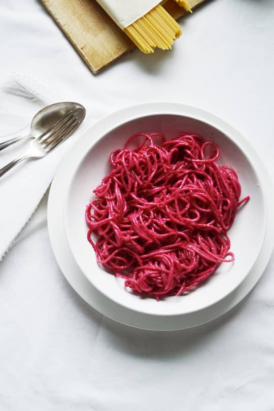 fork and flower X SI Style - Rezept: Spaghetti mit Randen-Pesto