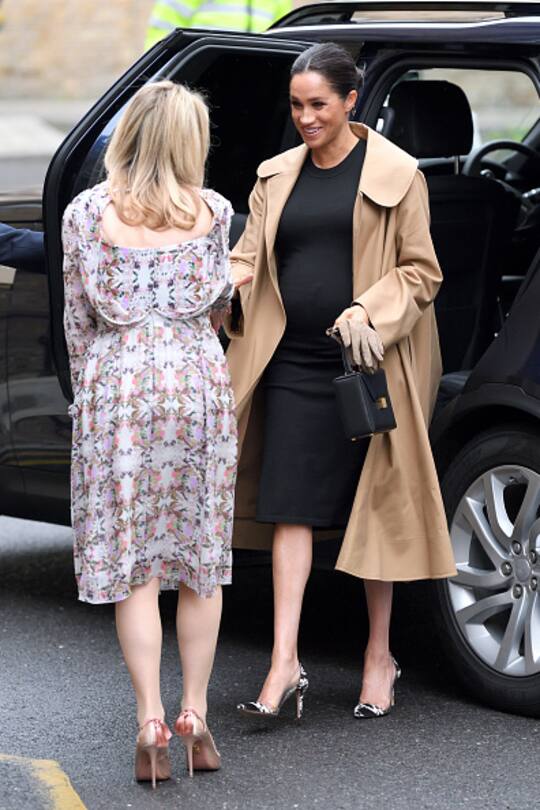 LONDON, ENGLAND - JANUARY 10: Meghan, Duchess of Sussex visits Smart Works on January 10, 2019 in London, United Kingdom. Smart Works is one of the four organisations which she has become Royal Patron of, it was announced by Kensington Palace today. The three other organisations are The National Theatre, The Association of Commonwealth Universities (ACU) and Mayhew. (Photo by Karwai Tang/WireImage)