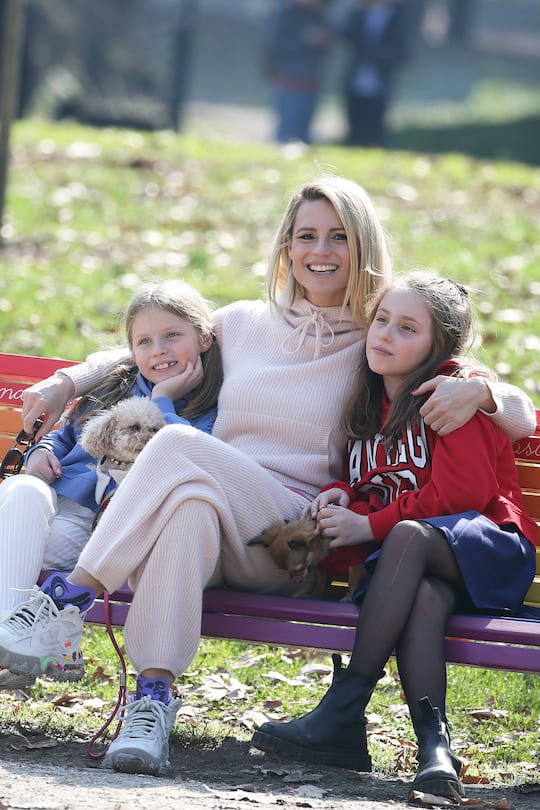 Michelle Hunziker at the rides in Parco Sempione with her daughters Sole and Celeste and the nanny EXCLUSIVE POOL 1 IPA FEE 1 MANTIS FEE 1 MEGA FEE 3 VILLA FEE PUBLICATIONxNOTxINxITA Copyright: xClaudioxVeneronix/xipa-agency.nex/xClaudioxVeneronix IPA_IPA36502830