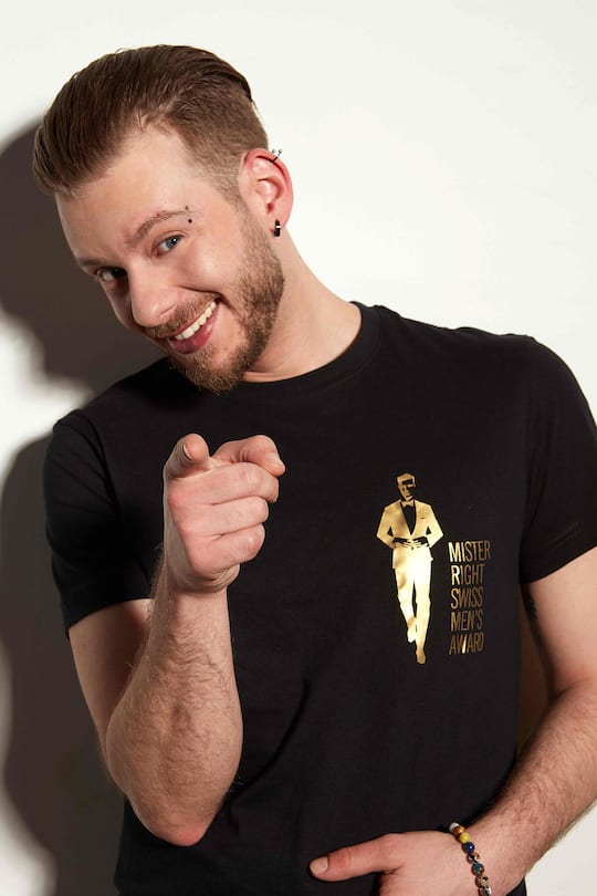 Alain Kretz (30) aus Möhlin verlor seine Mutter, als er eineinhalb Jahre alt war, seinen Vater lernte er mit 18 Jahren kennen. Der Aargauer hat eine sechsjährige Tochter und bezeichnet sich als Gefühlsmensch.