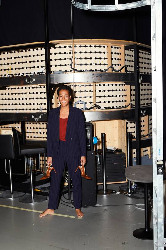 Stylin Kim D. Nguyen Hair&Make-Up: MakeItUp Angélique Beldner SRF Moderatorin