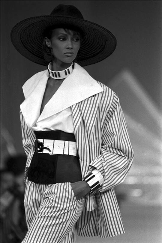 Karl Legerfelds Kollektionen im Laufe der Zeit