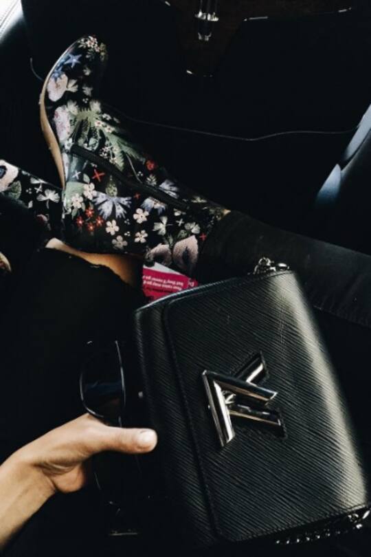 instatrends backseat-selfie