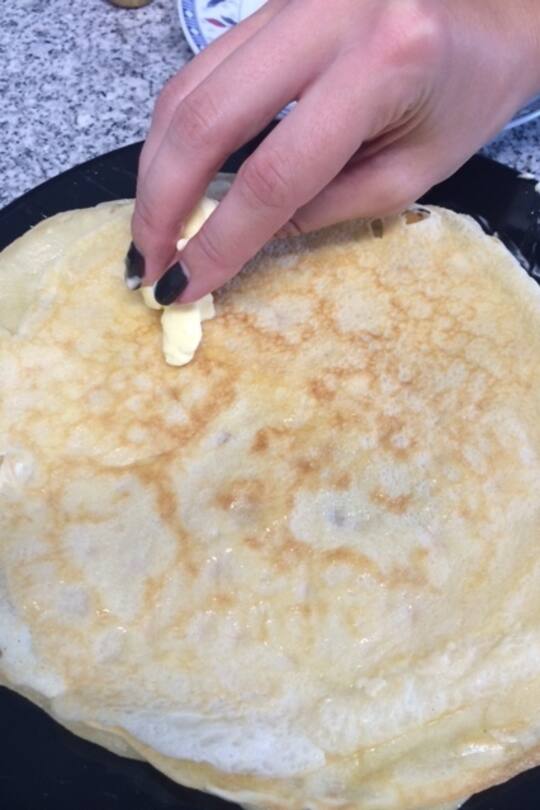 Zoe Torinesi lässt sich von Anastasia bekochen