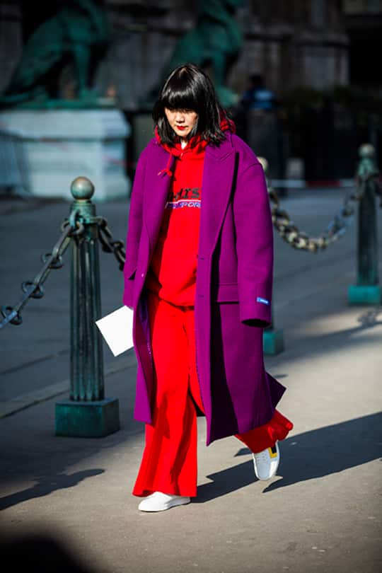 Die Farbkombi der Stunde: Lila plus Rot.