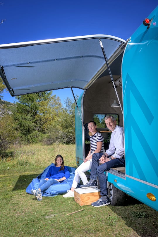 Digi-Tal Engadin.  Office Caravan in La Punt.