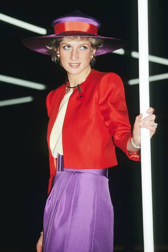 Die Farbkombi der Stunde: Lila plus Rot.