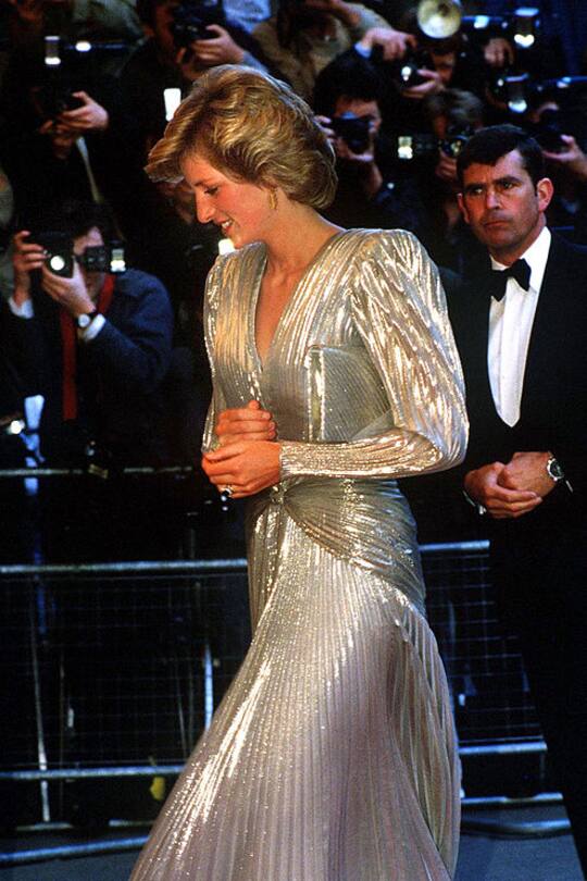 Prinzessin Diana an der Premiere zu «Im Angesicht des Todes» – eingekleidet von Bruce Oldfield.