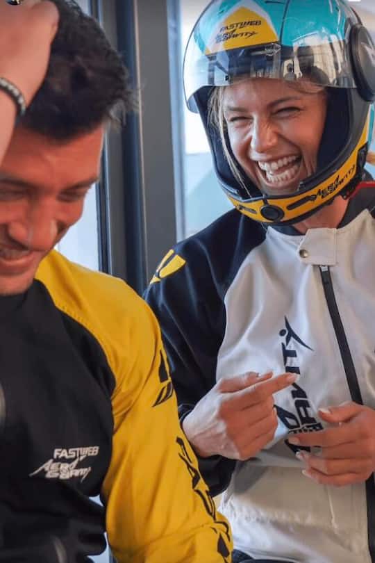 Michelle Hunzier hat nicht nur am Fallschirmspringen Gefallen, sondern auch an ihrem neuen Partner Alessandro Carollo.