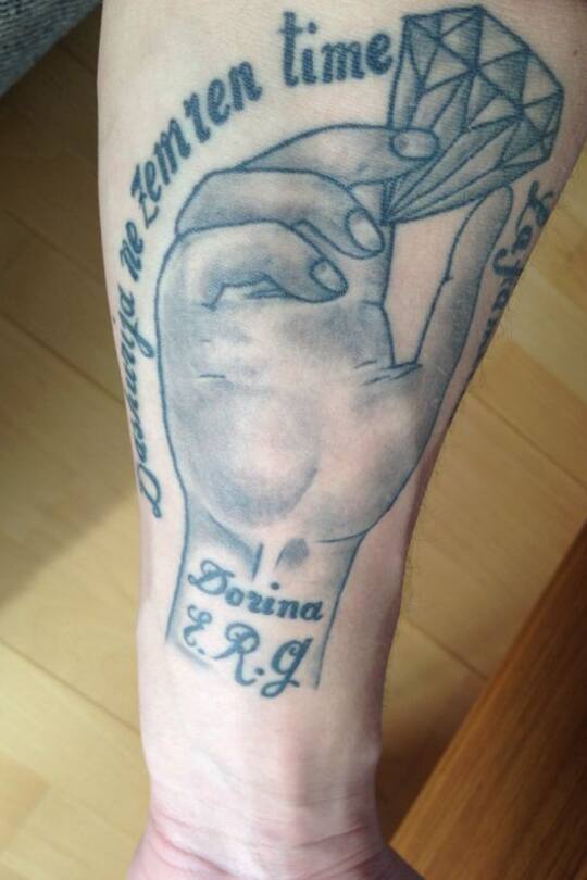 Miss Schweiz Kandidatin 2013 Dorina Podrimja Tattoo Taulant Xhaka NEU