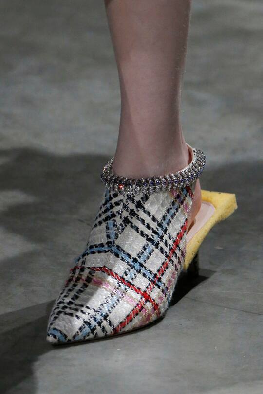 Schuhe gesehen auf den Catwalks an der Fashion Week London im September 2017