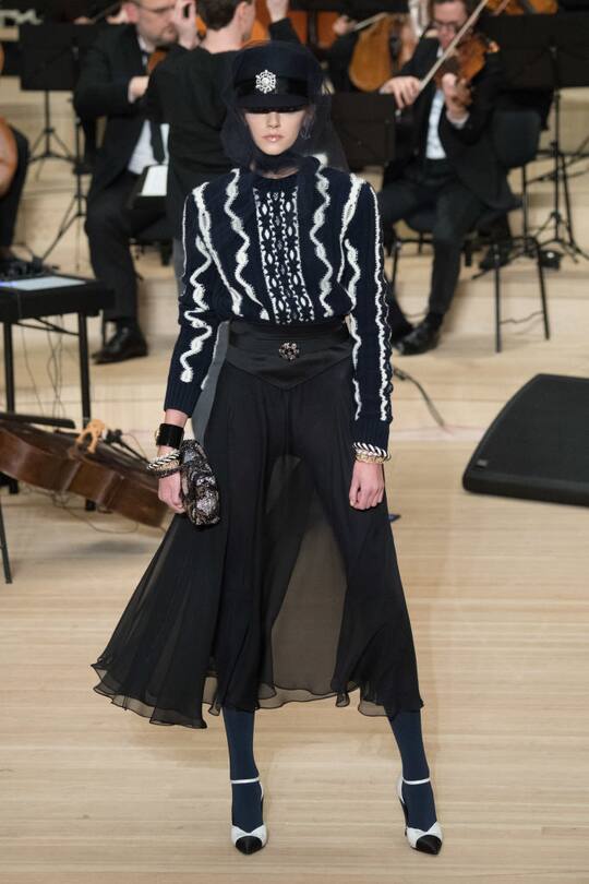 Runway-Bild der Métiers d'Art-Show 2017/2018 von Chanel