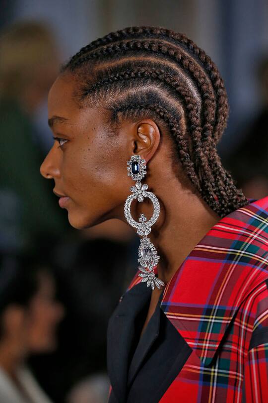 Schmuck gesehen auf den Catwalks der Fashion Week London im September 2017