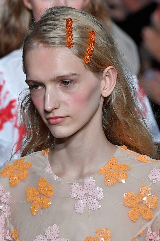 Schmuck gesehen auf den Catwalks der Fashion Week London im September 2017