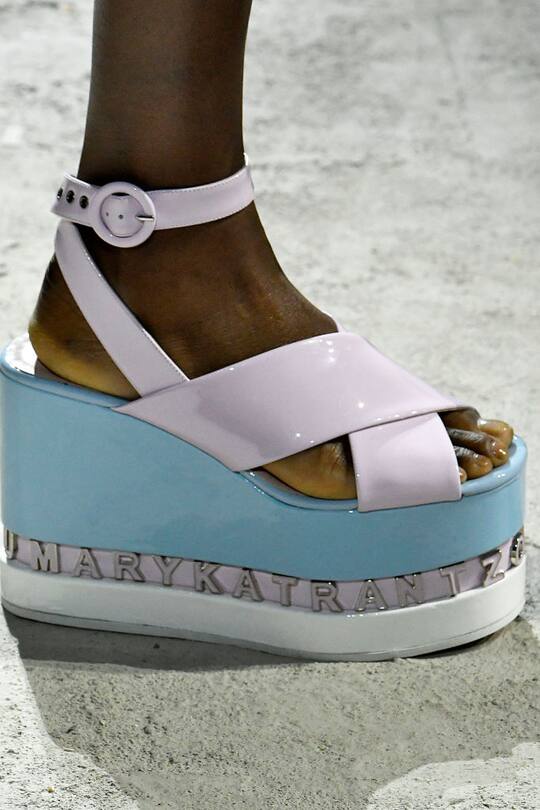 Schuhe gesehen auf den Catwalks an der Fashion Week London im September 2017