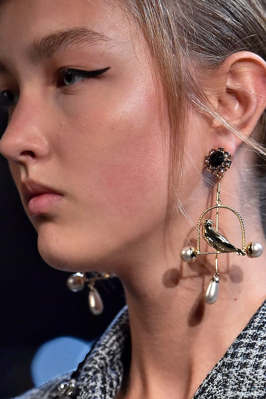 Schmuck gesehen auf den Catwalks der Fashion Week London im September 2017