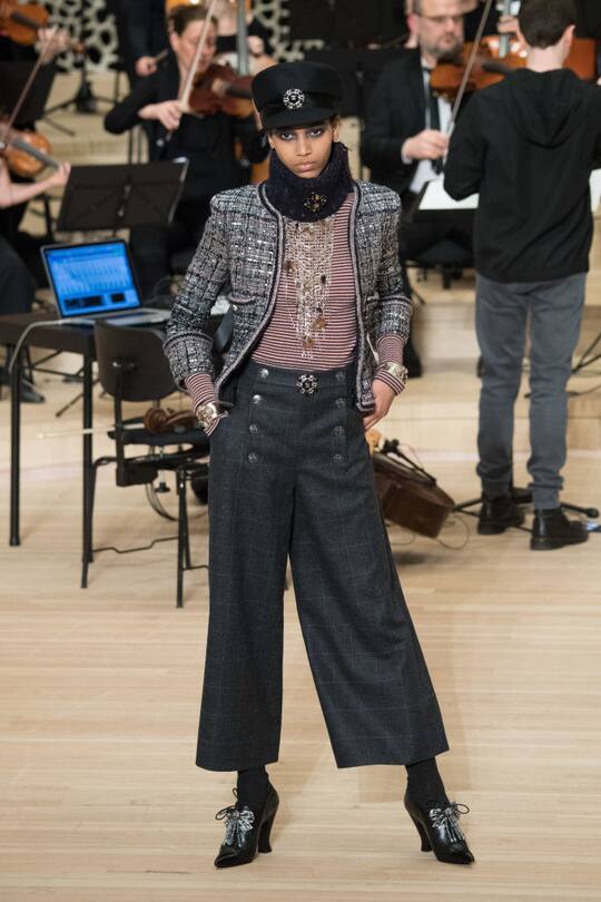 Runway-Bild der Métiers d'Art-Show 2017/2018 von Chanel