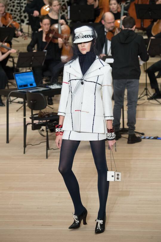 Runway-Bild der Métiers d'Art-Show 2017/2018 von Chanel