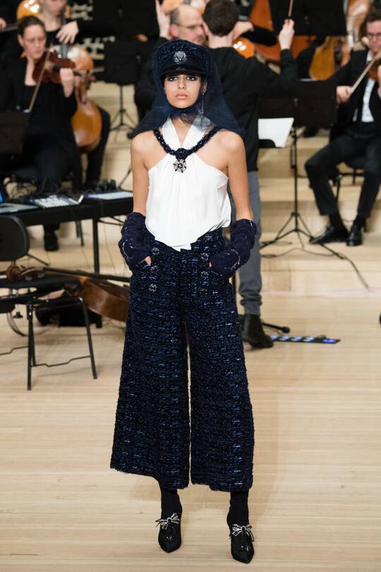 Runway-Bild der Métiers d'Art-Show 2017/2018 von Chanel