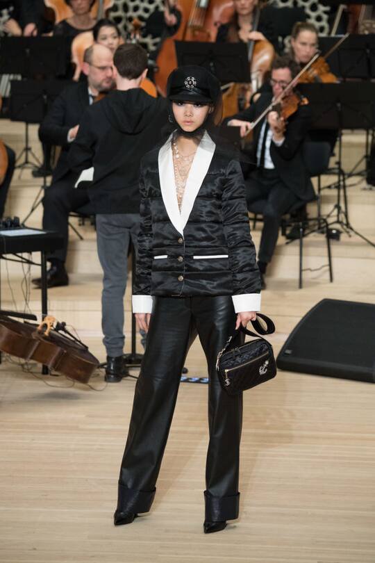 Runway-Bild der Métiers d'Art-Show 2017/2018 von Chanel