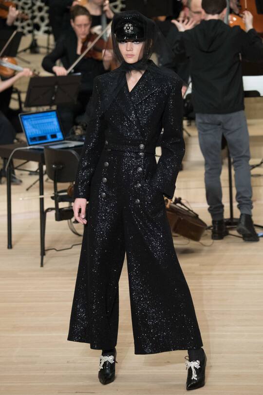 Runway-Bild der Métiers d'Art-Show 2017/2018 von Chanel