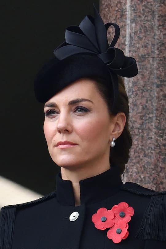 LONDON, UNITED KINGDOM - NOVEMBER 08: (EMBARGOED FOR PUBLICATION IN UK NEWSPAPERS UNTIL 24 HOURS AFTER CREATE DATE AND TIME) Catherine, Duchess of Cambridge attends the National Service of Remembrance at The Cenotaph on November 8, 2020 in London, England. Remembrance Sunday services were substantially scaled back today due to the current restrictions on gatherings, intended to curb the spread of covid-19. (Photo by Pool/Max Mumby/Getty Images)