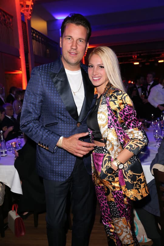 FUESSEN, GERMANY - OCTOBER 16: DJ Antoine and his girlfriend Imana during the world premiere of the musical "Zeppelin" by Ralph Siegel at Festspielhaus Neuschwanstein on October 16, 2021 in Fuessen, Germany. (Photo by Gisela Schober/Getty Images)