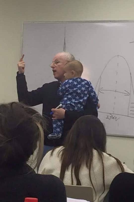 Professor Engelberg mit Baby