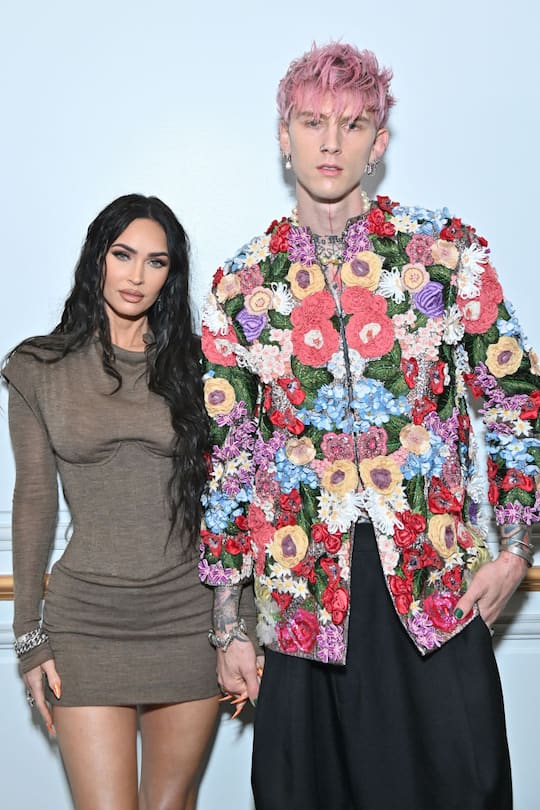 BEVERLY HILLS, CALIFORNIA - APRIL 10: (L-R) Megan Fox and Machine Gun Kelly attend the Daily Front Row's Sixth Annual Fashion Los Angeles Awards on April 10, 2022 in Beverly Hills, California. (Photo by Stefanie Keenan/Getty Images for for Daily Front Row)