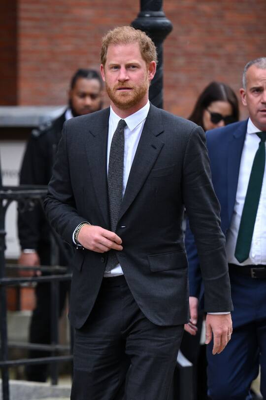 Prinz Harry wirkt in London siegessicher.