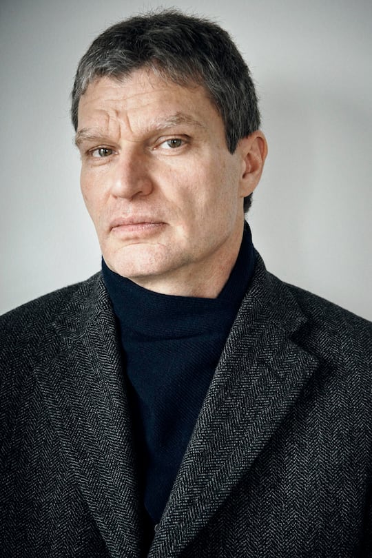 Prof. Dr. Guy Bodenmann ist Praesident der Akademie fuer Verhaltenstherapie im Kindes- und Jugendalter (AVKJ) und Direktor von drei Weiterbildungsstudiengängen.