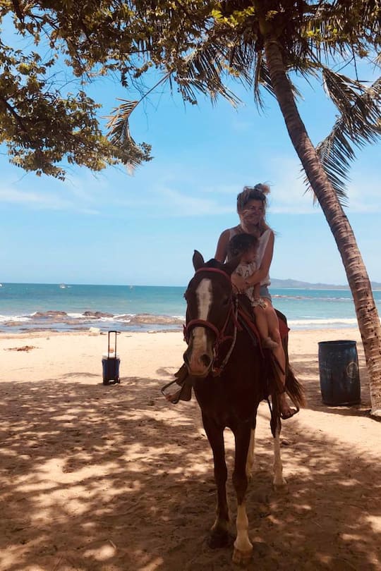 Eliana Burki und Tochter Nala-Emily