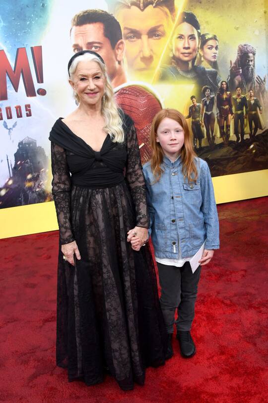 Helen Mirren und Enkel Basil an der Premiere von «Shazam! Fury Of The Gods» in Los Angeles 2023