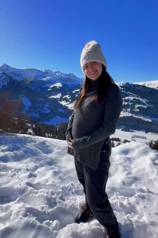 Glücklich in den Schweizer Bergen: Christina Hänni geniesst Sonne und Schnee.
