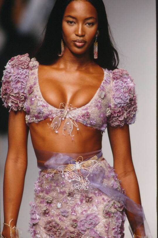 Karl Legerfelds Kollektionen im Laufe der Zeit