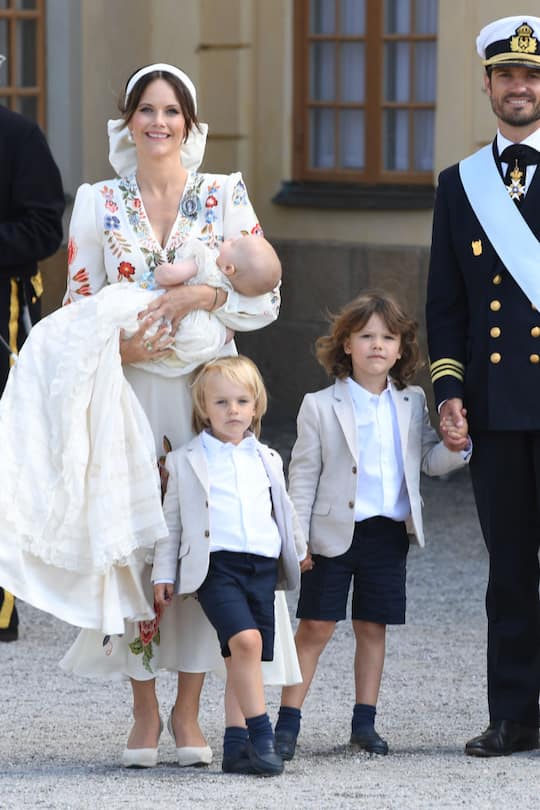 STOCKHOLM, SWEDEN - AUGUST 14: Prince Carl Philip, Princess Sofia, Prince Alexander, Prince Gabriel and Prince Julian attend Prince Julian's baptism outside Drottningholm Castle Chapel on August 14, 2021 in Stockholm, Sweden. (Photo by Rune Hellestad/Getty Images)