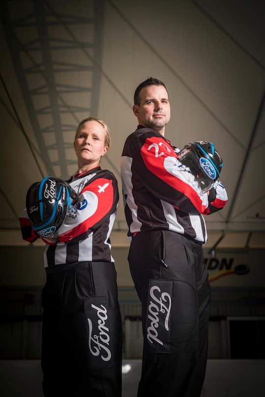 Schiedsrichter Ehepaar, Marc Wiegand und Seine Ehefrau und Tochter zusammen auf dem Eis wahren Sie bis jetzt nicht im offiziellen Dienst.